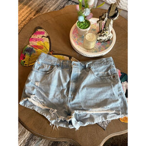 Women's Levi's Light Blue Distressed Jean Shorts Size 34